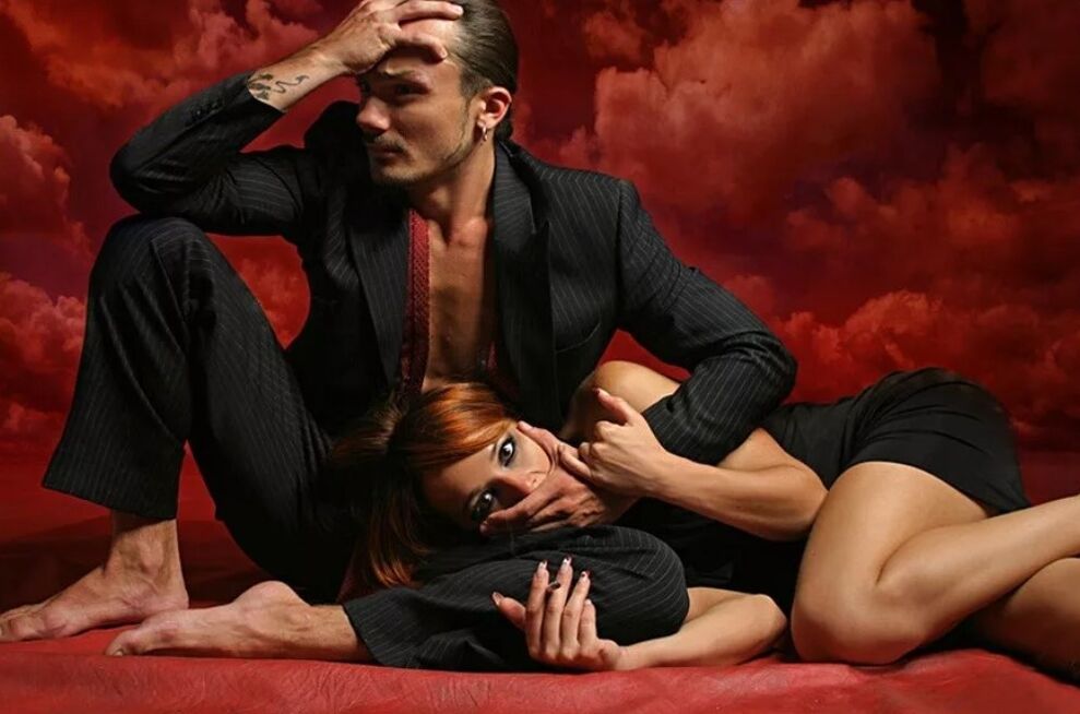 Žena pokušava nagovoriti muškarca da masira G točku